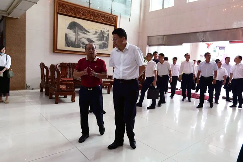 Burmistrz Foshan City, Bai Tao, odwiedził Yuteng Medical i bardzo o tym mówił!